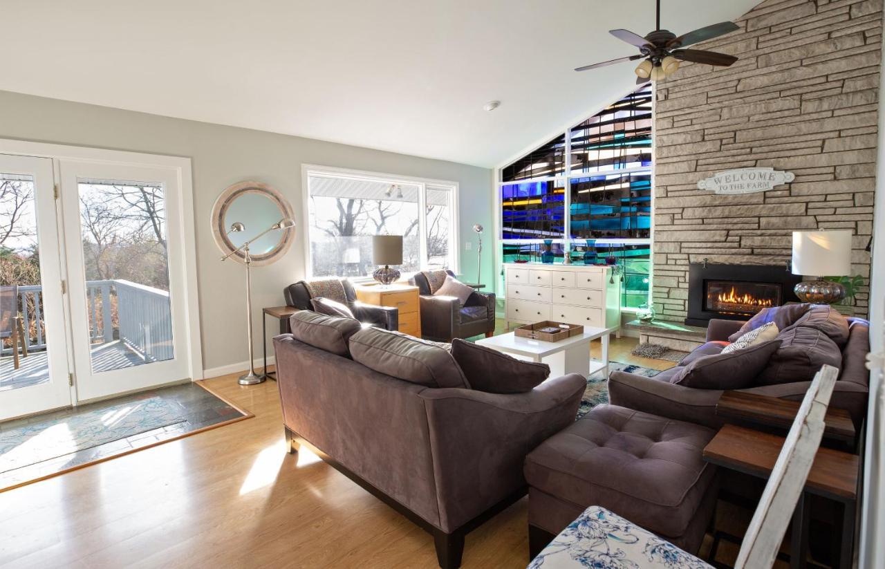 Unique Retreat With Private Patio, 4 King Beds And Bbq Villa Groton Exterior foto