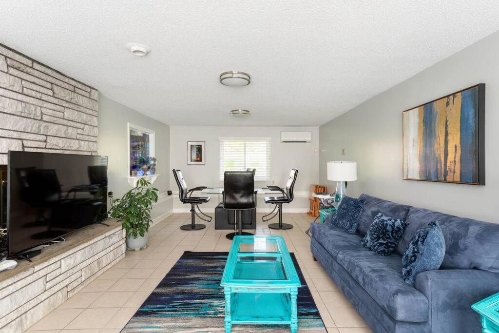 Unique Retreat With Private Patio, 4 King Beds And Bbq Villa Groton Exterior foto