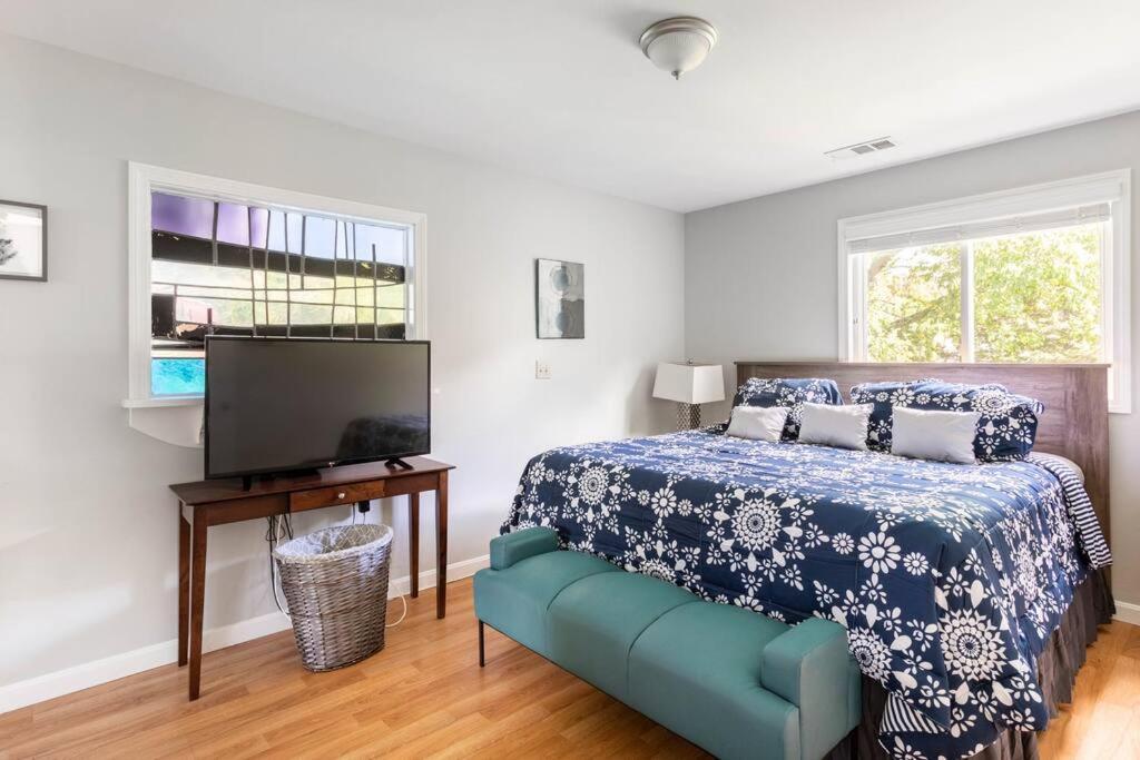 Unique Retreat With Private Patio, 4 King Beds And Bbq Villa Groton Exterior foto