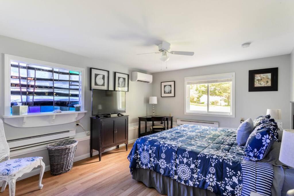 Unique Retreat With Private Patio, 4 King Beds And Bbq Villa Groton Exterior foto