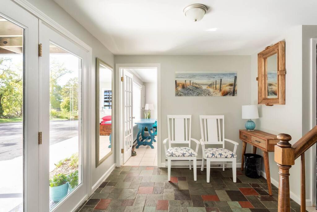 Unique Retreat With Private Patio, 4 King Beds And Bbq Villa Groton Exterior foto