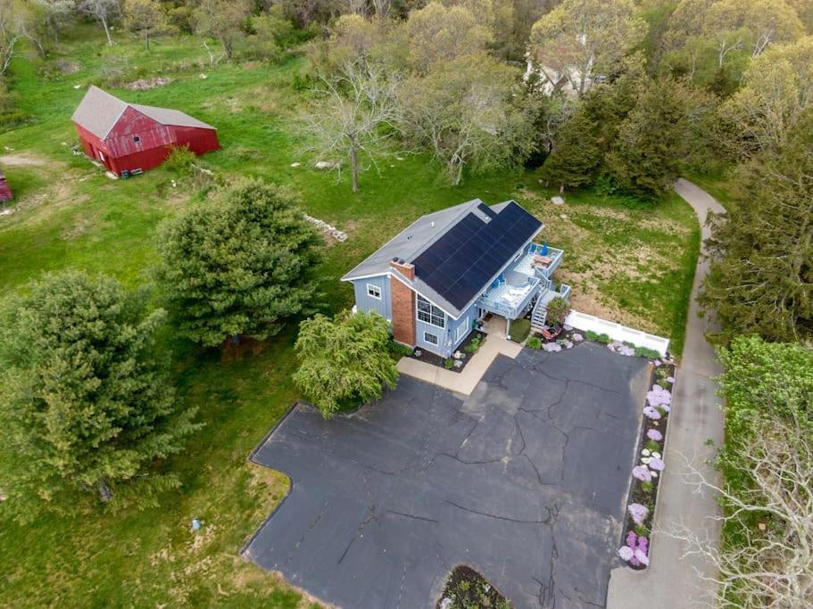 Unique Retreat With Private Patio, 4 King Beds And Bbq Villa Groton Exterior foto